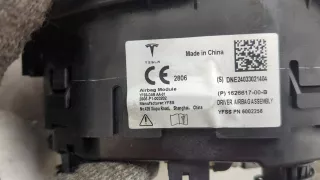 102805300A Подушка безопасности водителя Tesla model Y Арт 20423625, вид 3