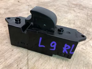 8608A101 Кнопка (выключатель) Mitsubishi Lancer 9 Арт 2-4409