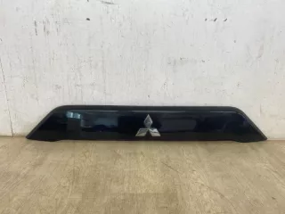 5817A022 Накладка двери (крышки) багажника Mitsubishi Outlander 1 Арт 2-6993, вид 1