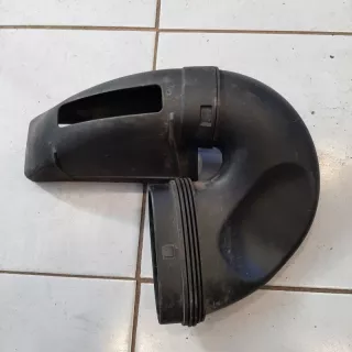 8U0129618G Воздухозаборник Audi Q3 1 Арт 2-46140