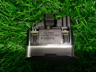 A1668707610 Кнопка закрытия крышки багажника Mercedes GLS X166 Арт 2-89470, вид 2