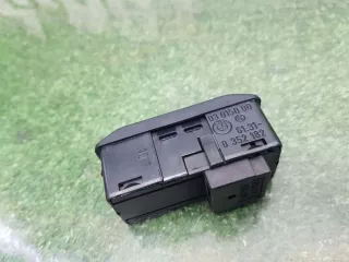 61318352182 Кнопка люка BMW 7 E38 Арт 2-107188, вид 3