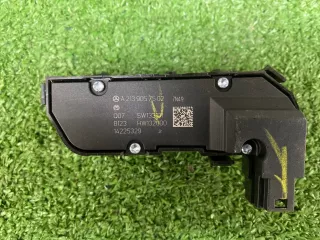 A2139057502 Кнопка подогрева сидений Mercedes C W205 Арт 2-120898, вид 2