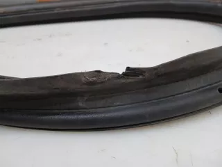31402744 Уплотнитель Volvo XC90 2 Арт 2-435148, вид 2