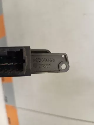 MR114083 Кнопка аварийной сигнализации Mitsubishi Carisma Арт 2-468325, вид 7