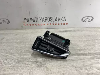 682005VS1A Дефлектор воздуховода Infiniti J Арт 2-486734