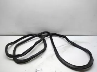 7P6827705 Уплотнительная резинка Volkswagen Touareg 2 Арт 2-549904, вид 1