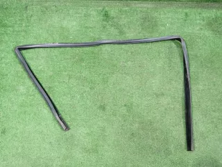 A2037250225 Уплотнитель резинка Mercedes C W203 Арт 2-565561, вид 2