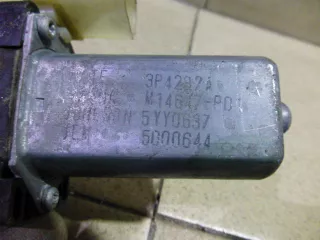 67627341563 Моторчик стеклоподъемника BMW 1 F20/F21 Арт 2-617589, вид 2