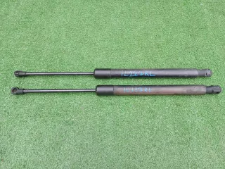 1K6827550C Амортизатор двери багажника (комплект) Volkswagen Golf 5 Арт 2-675814, вид 1