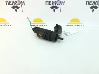 8260A021 Насос (моторчик) омывателя стекла Mitsubishi Colt 6 Арт 2-730304, вид 1