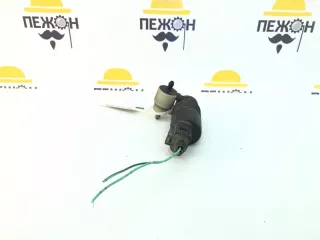 8260A021 Насос (моторчик) омывателя стекла Mitsubishi Colt 6 Арт 2-730304, вид 2