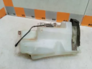 Бачок омывателя Mitsubishi Montero 2 1995г. MB683930 - Фото 4