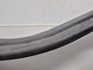 7P6823723 Уплотнитель капота Volkswagen Touareg 2 Арт 2-800176, вид 2
