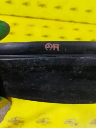 A2046280898 Уплотнитель капота Mercedes C W204 Арт 2-820671, вид 3