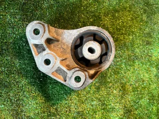 8E0599125J Подушка редуктора Audi A4 B7 Арт 2-842431, вид 3