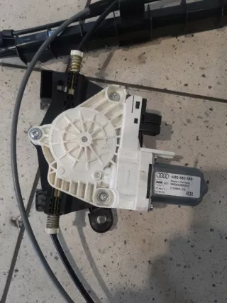 4M0863560 Привод шторки багажника Audi Q7 4M Арт 2-845409, вид 2