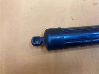 7P5 827 851 J Амортизатор крышки багажника (3-5 двери) Porsche Cayenne 958 Арт 2-894986, вид 2