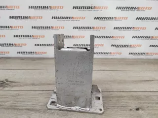 8K0807134D Кронштейн усилителя бампера переднего (домик) Audi A4 B8 Арт 2-908459, вид 1