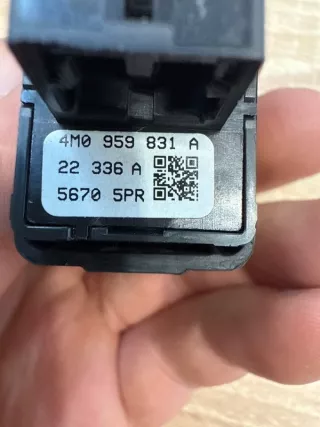 4M0959831A5PR Кнопка багажника Audi Q5 1 Арт 2-934449, вид 3