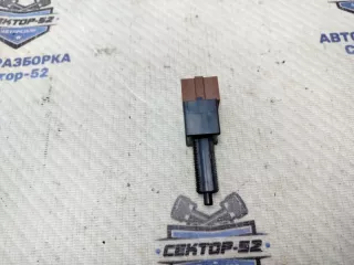 25300AT30A Датчик включения стоп-сигнала Nissan Juke 1 Арт 2-940319, вид 1