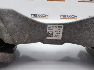 A2132400300 Подушка кпп Mercedes C W205 Арт 2-960005, вид 2
