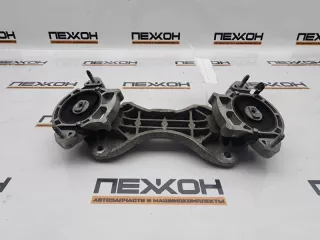 A2132400300 Подушка кпп Mercedes C W205 Арт 2-960005, вид 3
