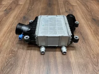 GX73-6K775-AC Интеркулер Jaguar F-Pace Арт e12769229, вид 2