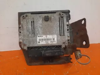 0281011381 Z17DTH Блок управления двигателем Opel Astra H Арт e12765303, вид 1