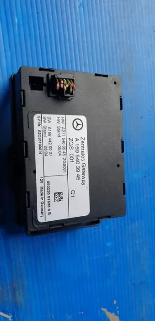 A1695403945 1695403945 Блок предохранителей Mercedes A W169 Арт e12737941, вид 1