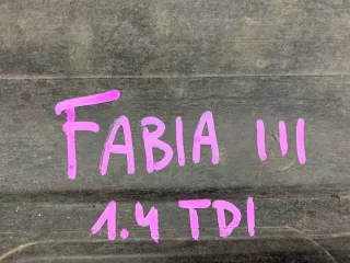 6R0825235E Декоративная крышка двигателя Skoda Fabia 3 Арт e12726322, вид 2