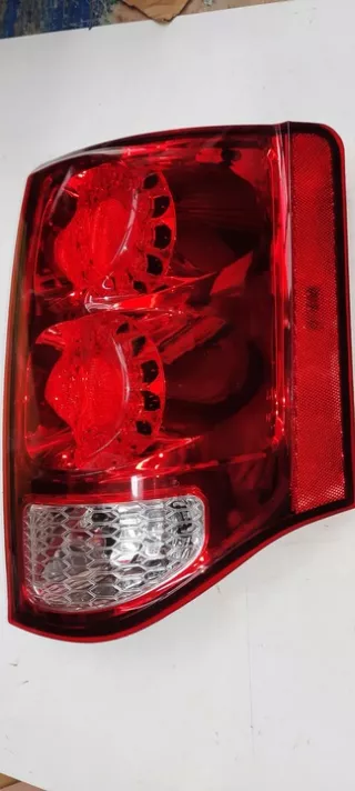 31V188-3 Фонарь задний правый Dodge Caravan 5 Арт e12695884, вид 1