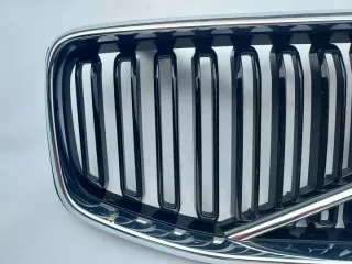 31425532 Решетка радиатора Volvo XC60 2 Арт e12511783, вид 2