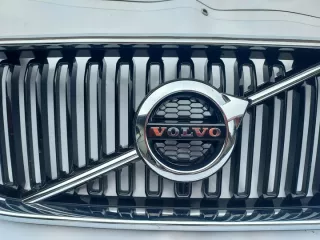 31425532 Решетка радиатора Volvo XC60 2 Арт e12511783, вид 3