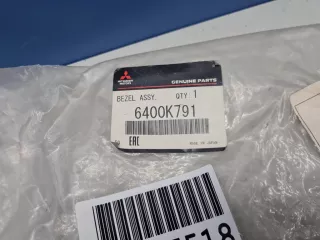 6400K791 Рамка противотуманной фары левой Mitsubishi Outlander 3 Арт Z352622, вид 3