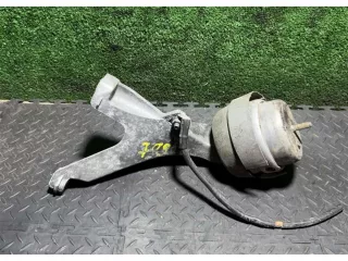 8e0199308af Подушка крепления двигателя Audi A4 B7 Арт 58966, вид 4