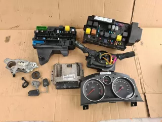 55566279 Блок управления двигателем Opel Astra H Арт AL17746398991, вид 1