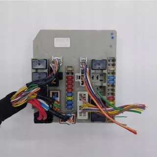 674654B Короб предохранителей Renault Modus Арт AL17564894437