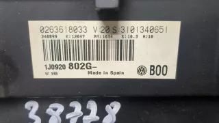 1J0920802G Щиток приборов (приборная панель) Volkswagen Polo 3 Арт 9376484, вид 4