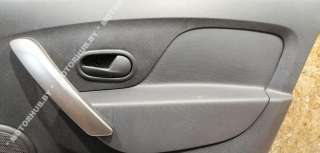 Обшивка двери передней правой (дверная карта) Renault Sandero 2 2014г.  - Фото 5