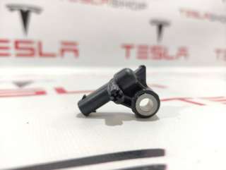 Датчик удара Tesla model S 2022г. 1473444-00-A - Фото 2