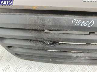 Решетка радиатора Mercedes Atego 2002г.  - Фото 3