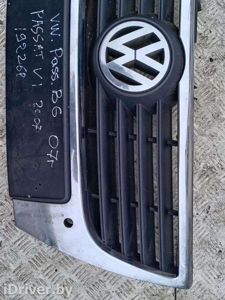 Решетка радиатора Volkswagen Passat B6 2007г.   - Фото 3