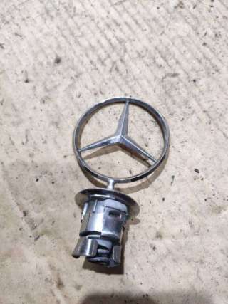 Эмблема Mercedes S W220 1999г.  - Фото 3