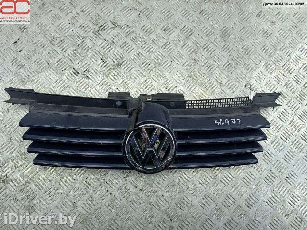 Решетка радиатора Volkswagen Bora 1998г. 1J5853653E  - Фото 1