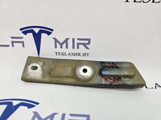 6009029-S0 Кронштейн крепления крыла Tesla model S Арт 17679