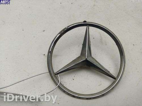 Эмблема Mercedes C W203 2003г. 2037580058 - Фото 1