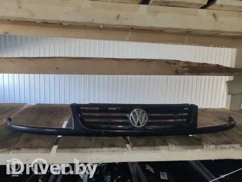 Решетка радиатора Volkswagen Passat B4 1994г. artUTV35448 - Фото 1