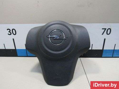 Подушка безопасности в рулевое колесо Opel Corsa D 2007г. 13235770 - Фото 1