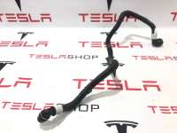 1589683-00-C Патрубок системы охлаждения переднего мотора правый к Tesla model S Арт 9941435